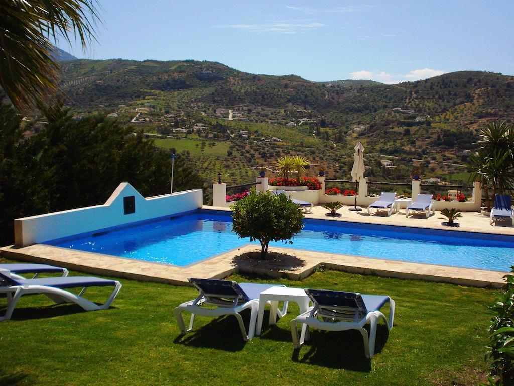 Hotel Cortijo De Salia Alcaucin Bagian luar foto