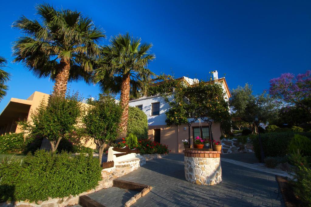 Hotel Cortijo De Salia Alcaucin Bagian luar foto