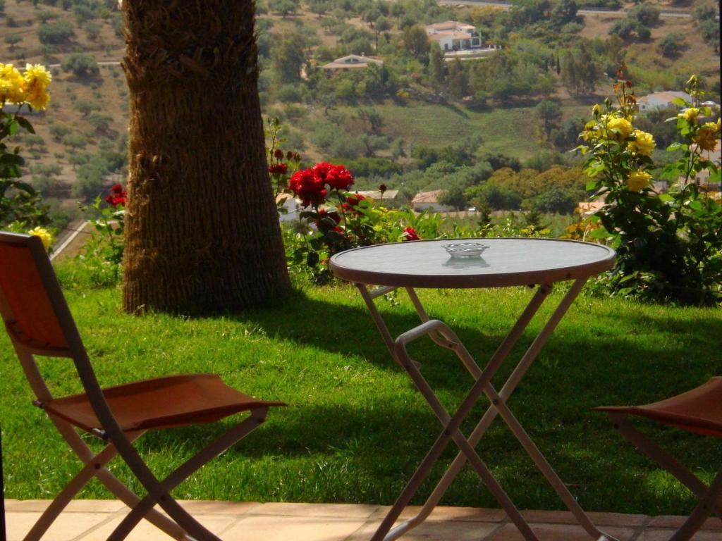 Hotel Cortijo De Salia Alcaucin Bagian luar foto