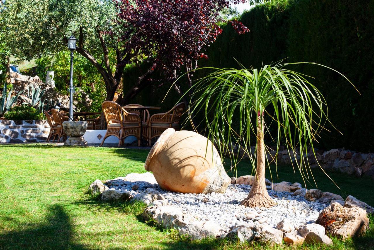 Hotel Cortijo De Salia Alcaucin Bagian luar foto