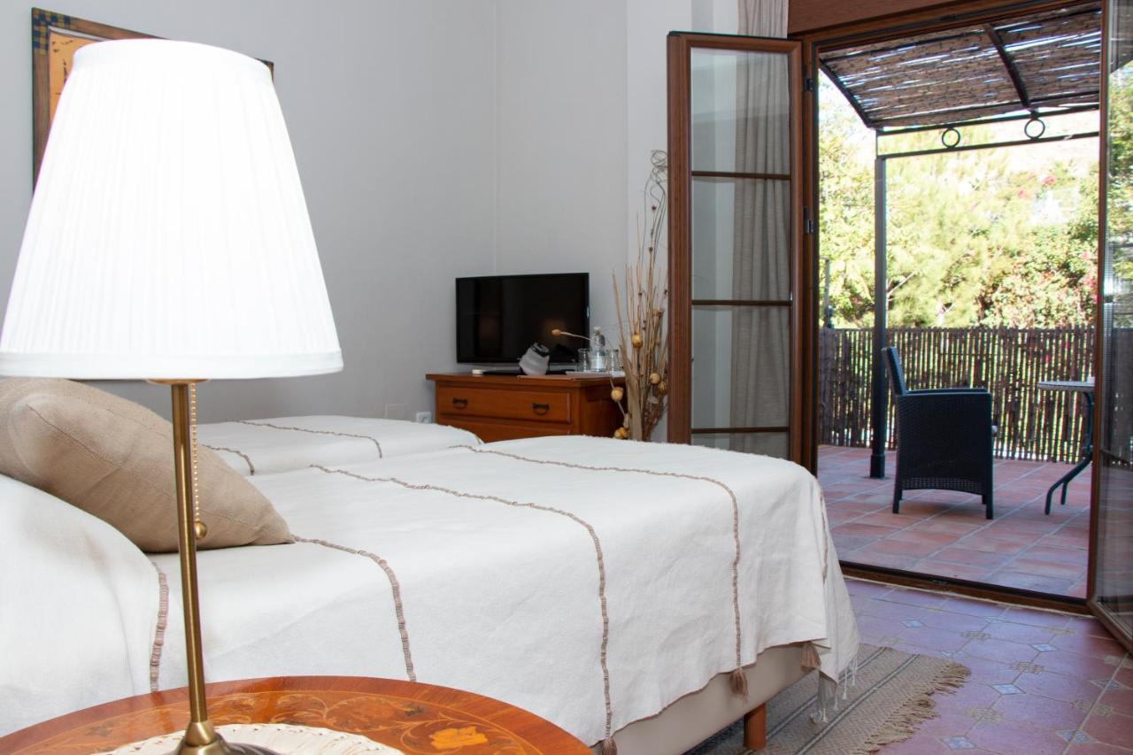 Hotel Cortijo De Salia Alcaucin Bagian luar foto