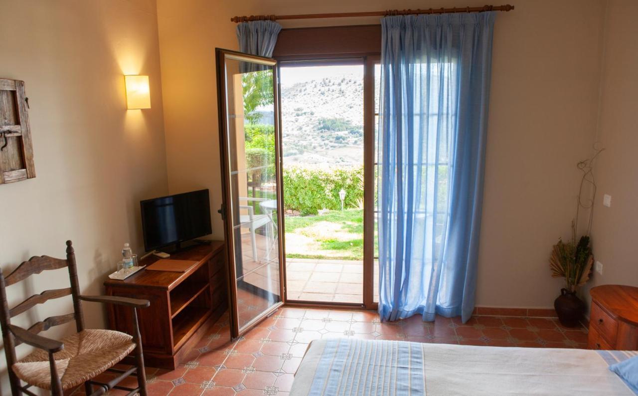 Hotel Cortijo De Salia Alcaucin Bagian luar foto